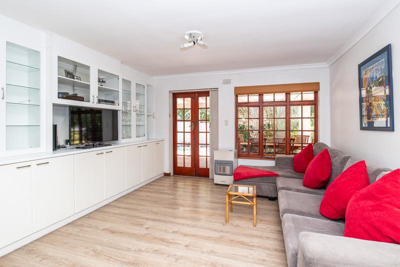 5 Bedroom Property for Sale in Constantia Western Cape